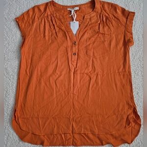 Rose + Olive Blouse Top Size  L Yellow Orange Buttons Pocket Short Sleeve SI58
